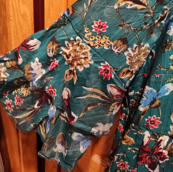 NWT Suzanne Betro Floral Emerald Green Blouse - Picture 2 of 5